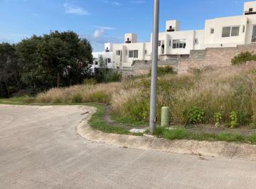 Terreno / Lote · 241m² · Terreno en Venta Altozano Fraccionamiento Privado con Caseta de Vigilancia a 5 Min Centro Comercial