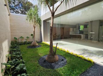 Casa · 300m² · 3 Recámaras · 3 Estacionamientos · Casa en Venta Altozano Fraccionamiento Residencial Zona Boscosa en Altozano