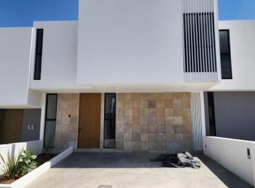 Casa · 141m² · 3 Recámaras · 2 Estacionamientos · Casa en Venta en Fraccionamiento Privado con Casa Club, Canchas Multideportivas