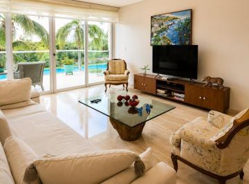 Departamento · 167m² · 2 Recámaras · 2 Estacionamientos · Departamento en Venta, 2 Recámaras, Recien Remodelado, Sky Av Bonampak, Puerto Cancún, Cancún