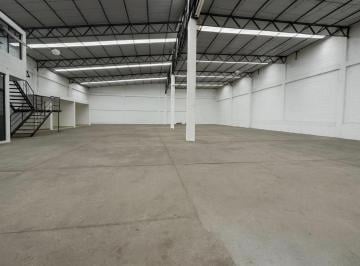 Bodega comercial · 880m² · 7 Estacionamientos · Bodega en Renta en Alta Tensión