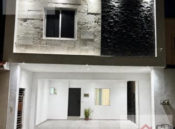 Casa · 126m² · 3 Recámaras · 2 Estacionamientos · Casa en Venta en Palmas Diamante