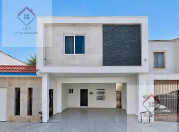 Casa · 126m² · 3 Recámaras · 2 Estacionamientos · Casa en Venta en Palmas Diamante