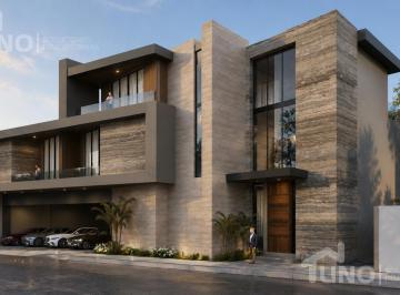 Casa · 682m² · 4 Recámaras · 6 Estacionamientos · Casa en Venta en Santa Engracia - San Pedro Garza García