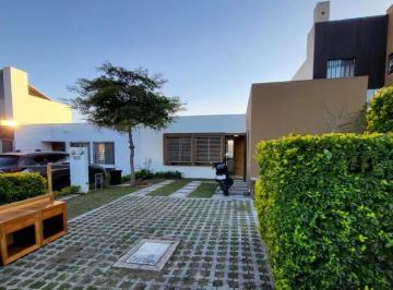 Casa en condominio de 2 habitaciones, San Pedro Tlaquepaque · Casa en Venta en Pedregal del Bosque, Prol. de Los Maestros 983