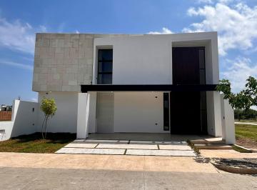 Casa · 240m² · 3 Recámaras · 2 Estacionamientos · Casa Nueva Modelo Lirio en Residencial Haciendas Vhsa