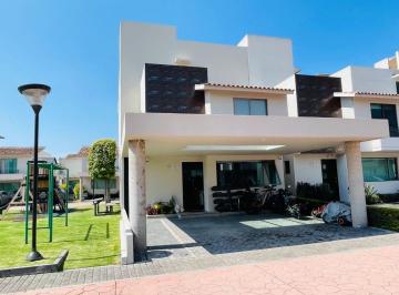 Casa en condominio de 4 habitaciones, San Mateo Atenco · Casa en Venta Residencial Verona San Mateo a 40 Min Cdmx Santa Fe en Esquina Privada