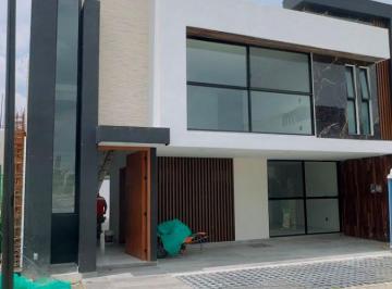 Casa en condominio de 4 habitaciones, San Andrés Cholula · Casa de 368 m² con 4 Recámaras en Venta en Parque Berna, Lomas de Angelópolis, Puebla