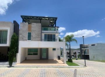 Casa de 3 habitaciones, San Andrés Cholula · Casa en Renta en Parque Nayarit, Lomas de Angelopolis, Cerca de Chedrahui Selecto de Cascatta