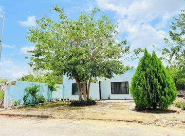 Casa · 275m² · 2 Recámaras · 1 Estacionamiento · Casa en Venta de Una Planta en Privada de Ucu