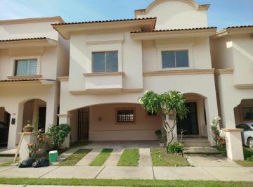 Casa de 3 habitaciones, Tlajomulco de Zúñiga · Casa en Venta en Villa California | Estilo Sacramento