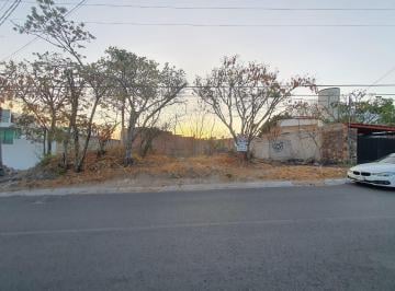 Terreno / Lote · 1000m² · Terreno en Venta con Construccion en Villas del Meson Juriquilla Queretaro