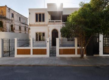 Casa de 6 habitaciones, Durango · Casa de 273 m² con 6 Recámaras en Venta Para Negocio en Durango
