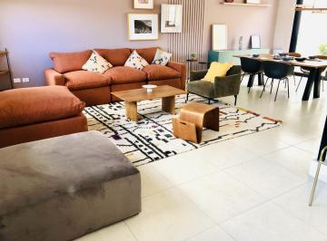 Casa · 120m² · 3 Recámaras · 2 Estacionamientos · Casa en Cumbres del Cimatario de 3 Recámaras