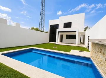 Casa · 260m² · 4 Recámaras · 2 Estacionamientos · Casa Nueva en Venta en Brisas de Cuernavaca, en Temixco Morelos.