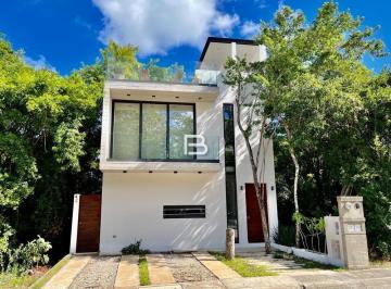 Casa · 225m² · 3 Recámaras · 2 Estacionamientos · Casa en Puerto Morelos