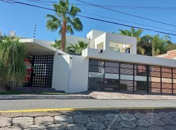 1 · Exclusiva Casa en Venta en Villas de Irapuato, a Campo de Golf