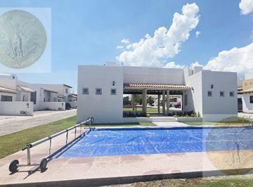 Casa · 200m² · 3 Recámaras · 2 Estacionamientos · Moderna, Funcional con Excelentes Espacios.