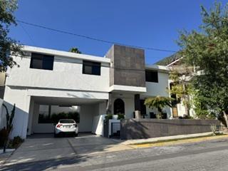 Casa · 411m² · 3 Recámaras · 2 Estacionamientos · Casa en Venta en Contry La Escondida, Zona Contry, Guadalupe, N. L. (Ljgc)