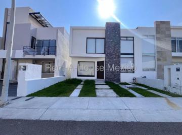 Casa de 4 habitaciones, El Marqués · Casa de Autor de 4 Recamaras (1 en Pb) en Privada. a Pocos m del Walmart de Zakia