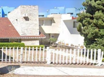 Casa de 3 habitaciones, Naucalpan de Juárez · Vía Láctea 31, Jardines de Satélite, Cp 53129, Naucalpan de Juárez, Estado de México.