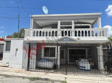N/A · Bonita y Funcional Casa en Venta en Ciudad Cuauhtémoc, Chih. Moderna con Ampliaciones Que La Hace D