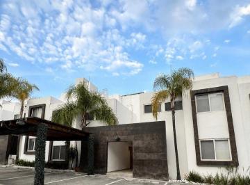 N/A · Casa en Renta en Juriquilla Sta Fe con Recámara en Pb y Roof con Jacuzzi