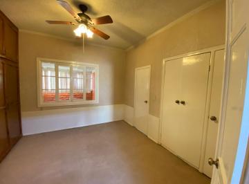 N/A · Casa en Renta en González Ortega | Ideal Para Vivienda U Oficinas