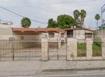 Casa · 206m² · 3 Recámaras · 4 Estacionamientos · Casa en Venta en Leones