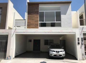 Casa · 214m² · 3 Recámaras · 2 Estacionamientos · Casa en Renta en Puerta de Hierro