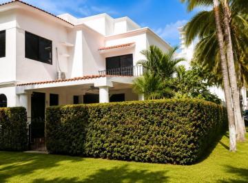 Casa · 250m² · 3 Recámaras · 2 Estacionamientos · Casa Amueblada en Renta Fracc Real de Minas Vhsa