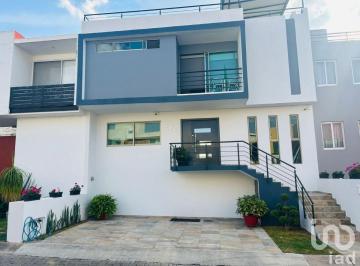Casa · 279m² · 4 Recámaras · 3 Estacionamientos · Casa en Venta en Virreyes Residencial