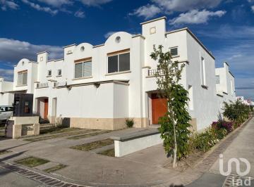 Casa · 116m² · 3 Recámaras · 2 Estacionamientos · Casa en Renta en Fraccionamiento Bosques del Paraiso Aguascalientes Norte
