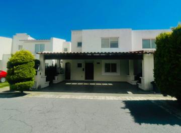 Casa de 2 habitaciones, Metepec · Casa en Venta en Villas del Castaño, Metepec.