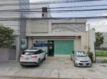 Local comercial · 350m² · 3 Estacionamientos · Local - Obispado
