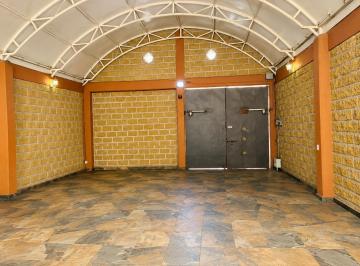AREA COMERCIAL · Propiedad con Área Comercial y 2 Departamentos en Av Nezahualcóyotl