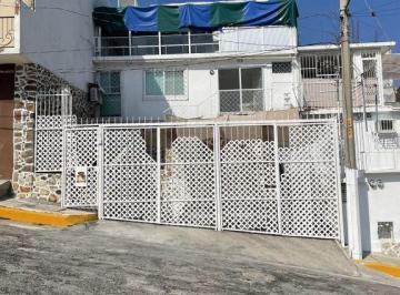 Casa · 140m² · 3 Recámaras · 2 Estacionamientos · Excelente Casa a 5 Minutos de Playa