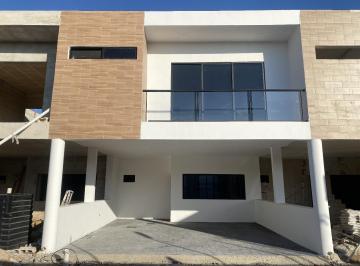 Casa · 155m² · 4 Recámaras · 2 Estacionamientos · Casa en Privada Al Norte de Mérida