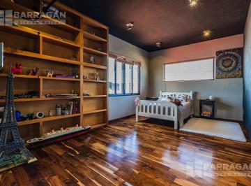 Casa · 800m² · 4 Recámaras · 2 Estacionamientos · Casa en Venta en El Campanario, Una Residencia Verdaderamente Única