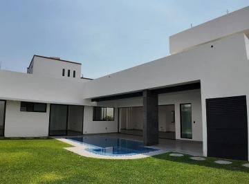 1 · Casa en Fraccionamiento Burgos | Residencia de Una Planta con Alberca, Jacuzzi y Acabados de Lujo