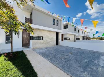 Casa · 356m² · 3 Recámaras · 3 Estacionamientos · Casa en Venta Al Norte de Merida
