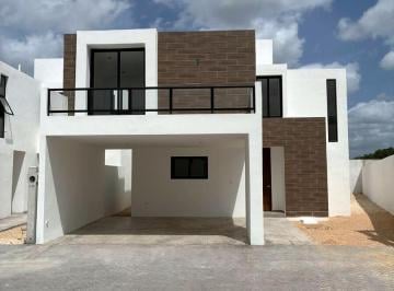 Casa · 229m² · 3 Recámaras · 2 Estacionamientos · Casa en Privada en Temozón
