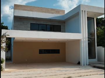 Casa · 464m² · Casa en Venta en Mérida en Privada Norte Mérida