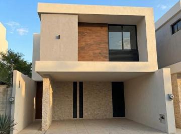 Casa · 135m² · 3 Recámaras · 2 Estacionamientos · Casa en Venta de 3 Recámaras en Temozón Norte, Mérida