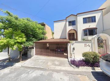 Casa de 4 habitaciones, San Pedro Garza García · Casa de 120 m² con 4 Recámaras en Venta en San Pedro G, G
