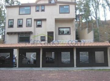 Casa · 342m² · 3 Recámaras · 6 Estacionamientos · Venta Casa en Bosques del Lago