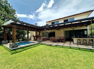 Casa en condominio de 4 habitaciones, Valle de Bravo · Casa en Venta en Condominio con Excelentes Amenidades