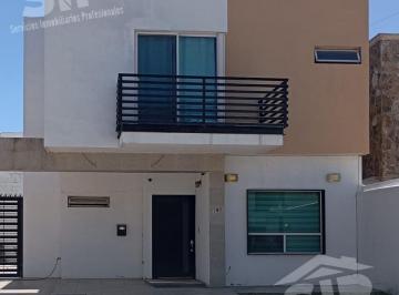 Casa · 231m² · 3 Recámaras · 2 Estacionamientos · Casa Amueblada en Renta, Residencial Los Reales