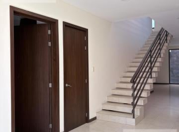 Casa · 4 Recámaras · Casa en Renta La Cascada