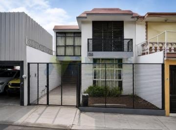 Casa uso de suelo de 4 habitaciones, Morelia · Oficinas en Renta en Camelinas